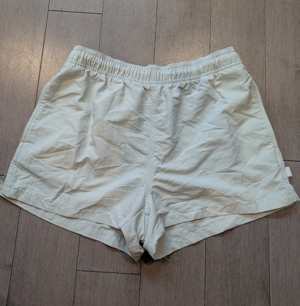 Aritzia Tna Light Green Casual Baggy Shorts Size Small